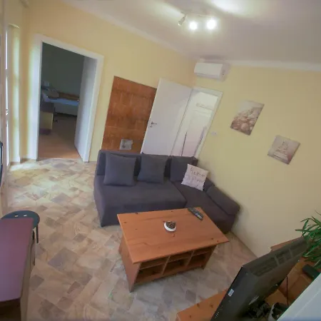 Apartment Estike *